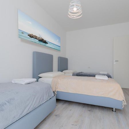 Wave Island! Luxury Resort A Jesolo - Piscina E Park Free! 외부 사진