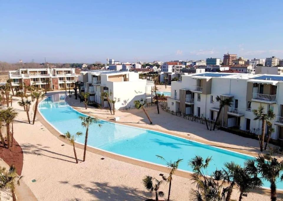 Wave Island! Luxury Resort A Jesolo - Piscina E Park Free! 외부 사진
