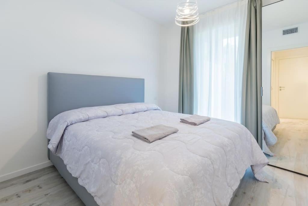 Wave Island! Luxury Resort A Jesolo - Piscina E Park Free! 외부 사진